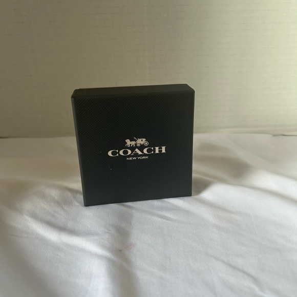 Coach Silver Tone Necklace Pink Enamel Charm Rhinestone Rings - Picture 6 of 7